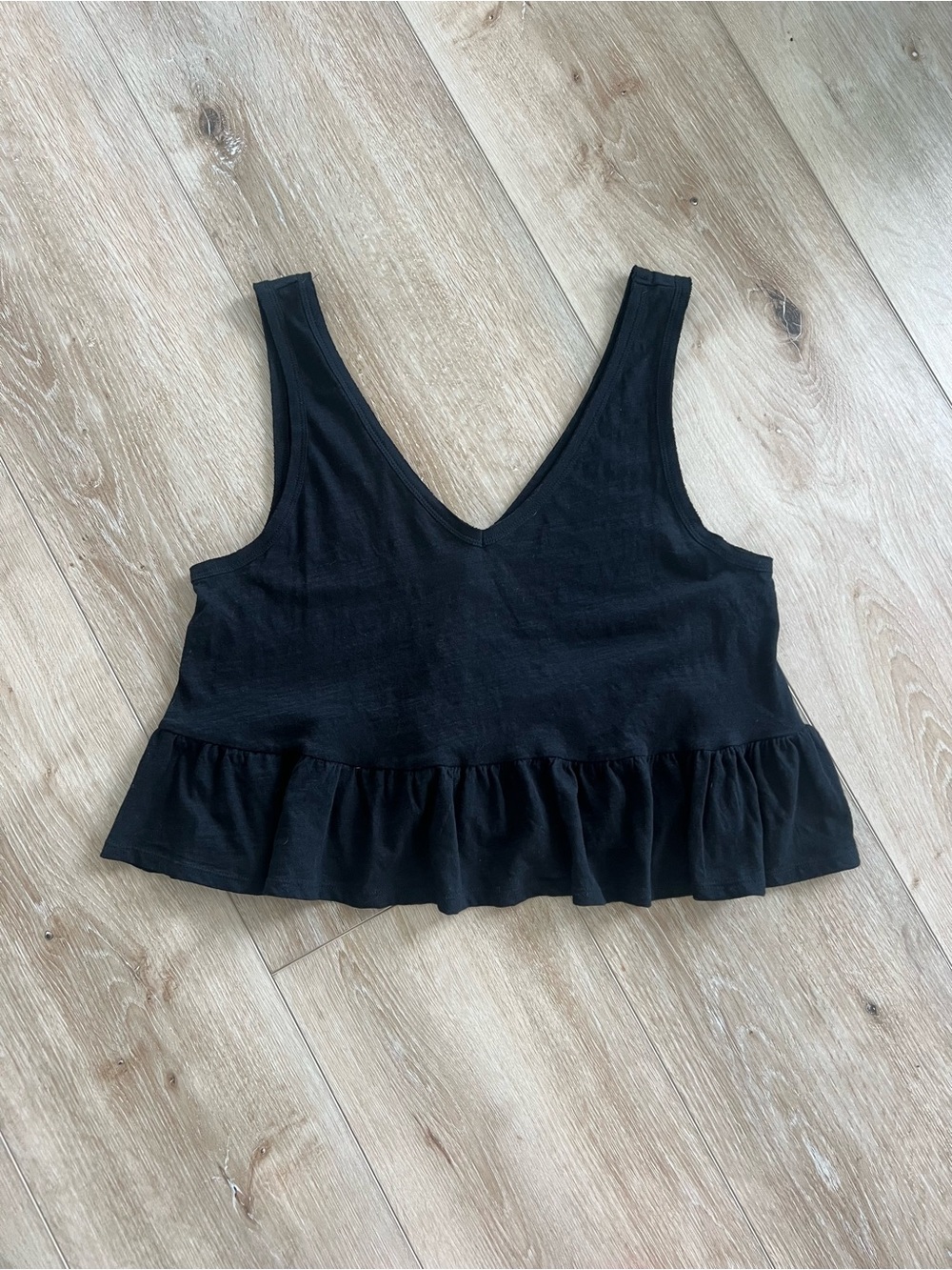 NWT Wild Fable Black Ruffle Hem V-Neck Crop Tank